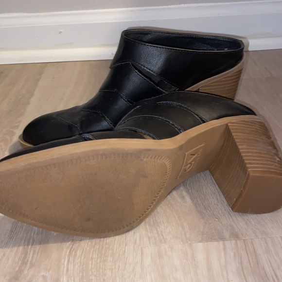 Dolce Vita Black Boots - Picture 2 of 2